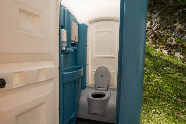 Best VIP or Luxury Restroom Trailers  in Old River Winfree, TX